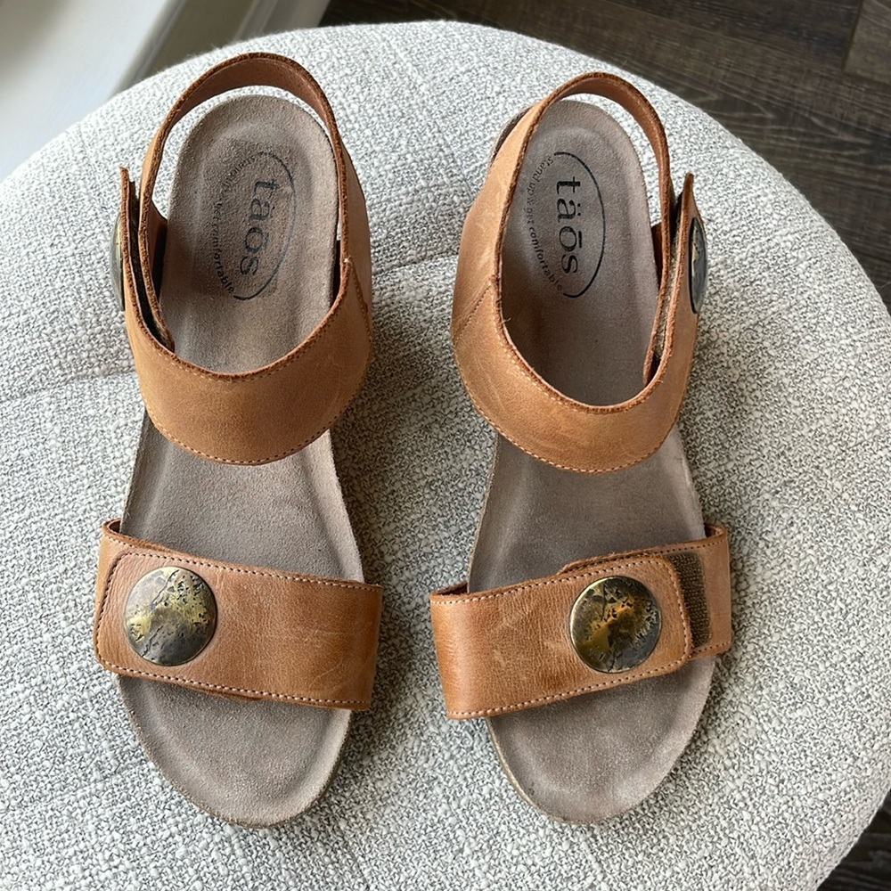 Taos Carousel 3 Tan Leather Wedge Sandals Size 39 US 8 / 8.5